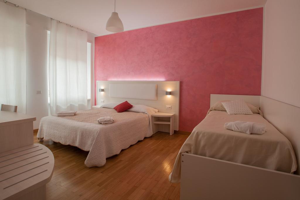 B&B Momenti Romani Exterior photo